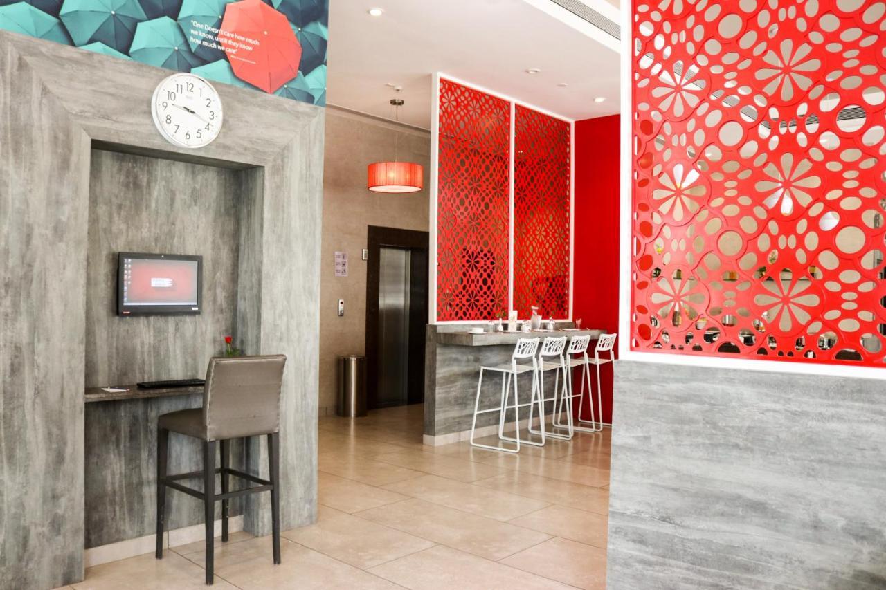 7 Apple Hotel, Вадодара Экстерьер фото