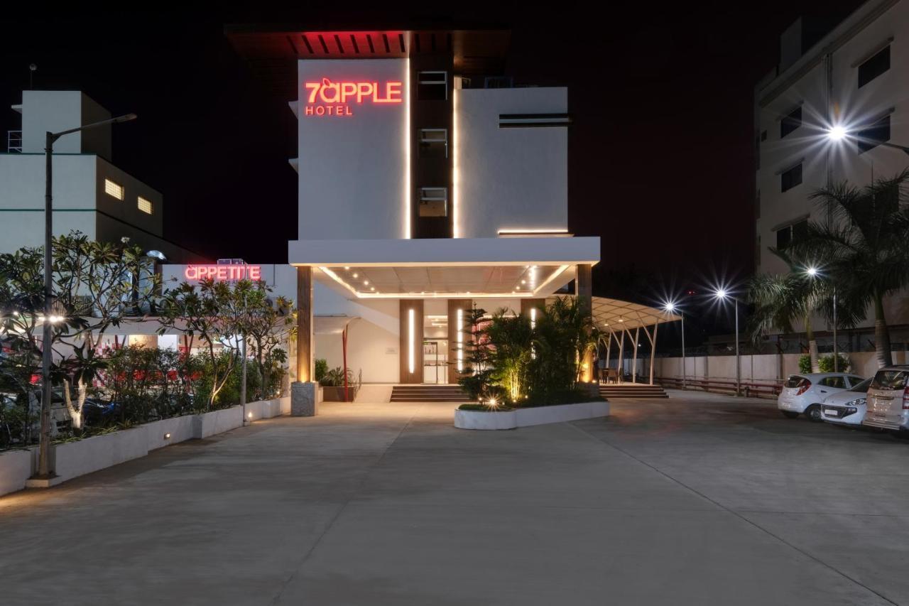 7 Apple Hotel, Вадодара Экстерьер фото