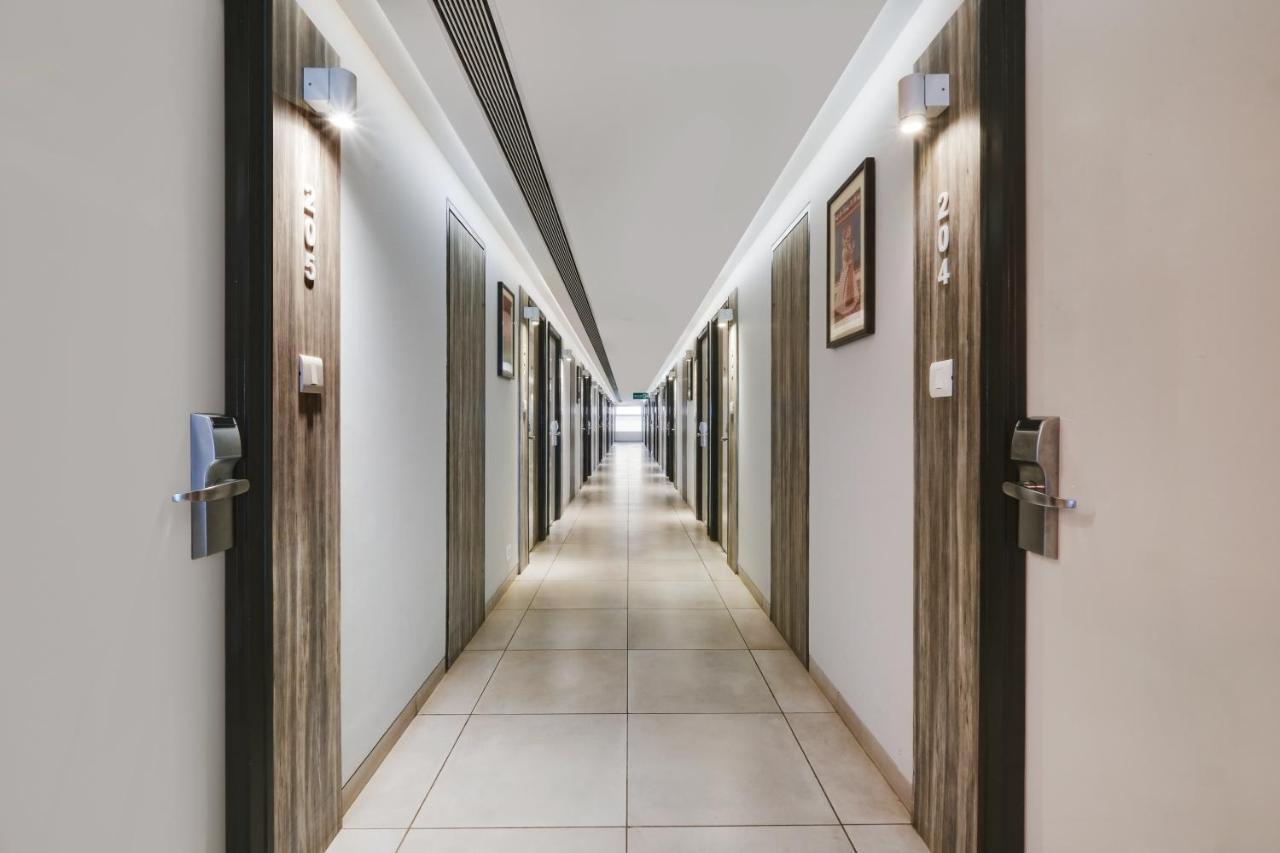 7 Apple Hotel, Вадодара Экстерьер фото