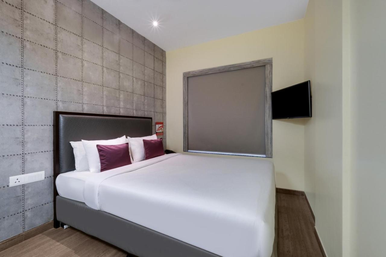 7 Apple Hotel, Вадодара Экстерьер фото