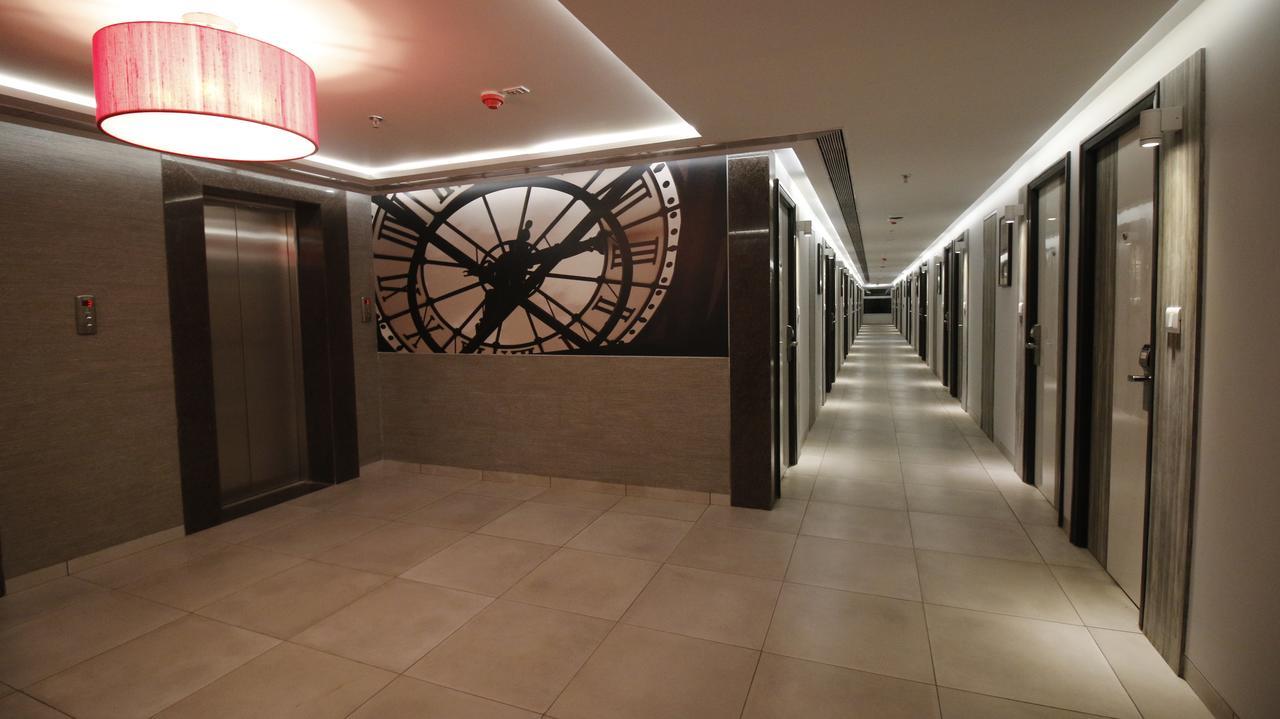 7 Apple Hotel, Вадодара Экстерьер фото