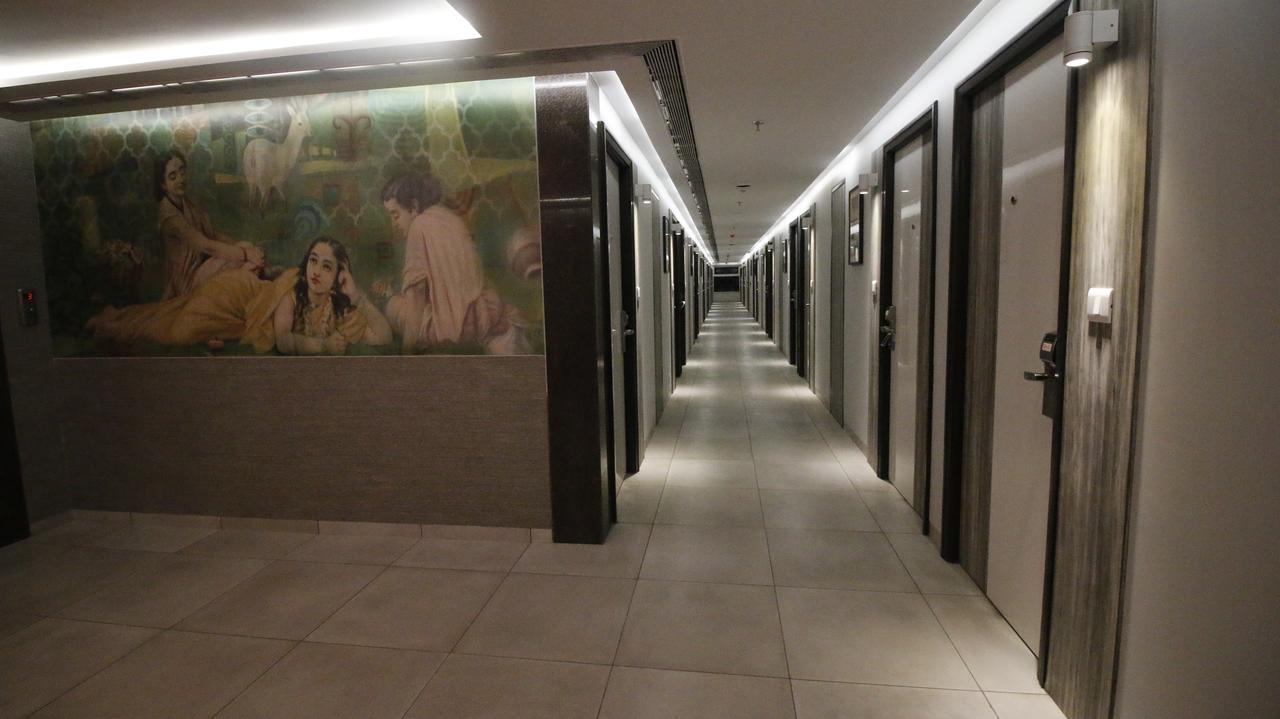 7 Apple Hotel, Вадодара Экстерьер фото