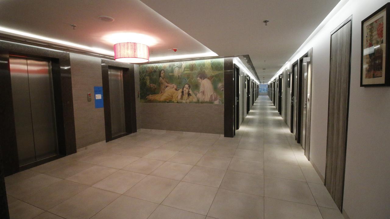 7 Apple Hotel, Вадодара Экстерьер фото