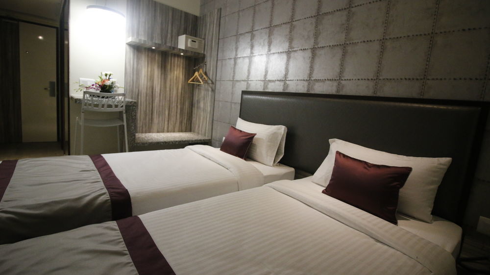 7 Apple Hotel, Вадодара Экстерьер фото